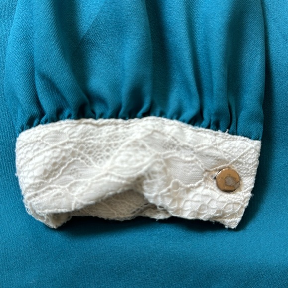 Chloe K Lace Trim Shirt (Small) - Picture 5 of 5